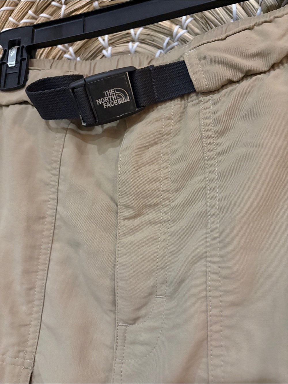 Men's North Face hiking pants tan. Convertible. Large short 29” inseam - Picture 2 of 13